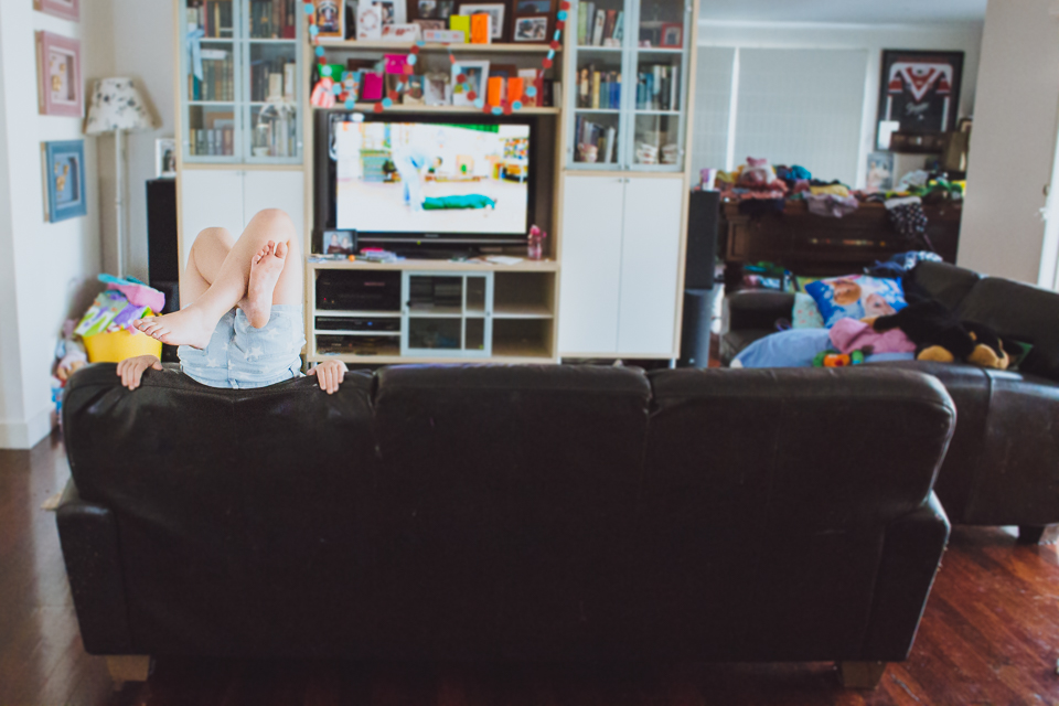 Family Documentary Photography - Kids watching TV