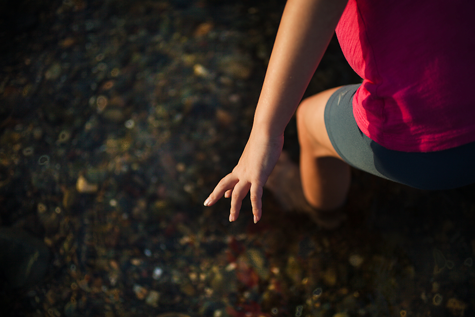 girls hand in sunlight - family documentary photography 