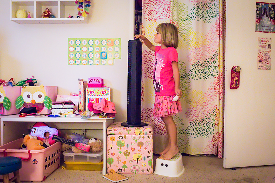 girl with tower fan - Family Documentary Photography