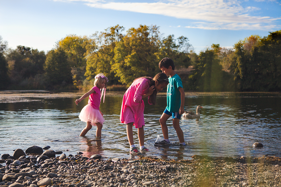 kids play in low tide - Family Documentary Photography