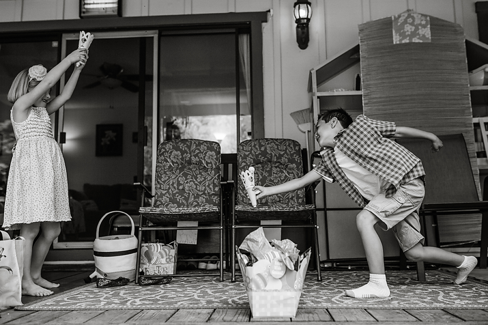 kids playing catch game - Documentary Family Photography