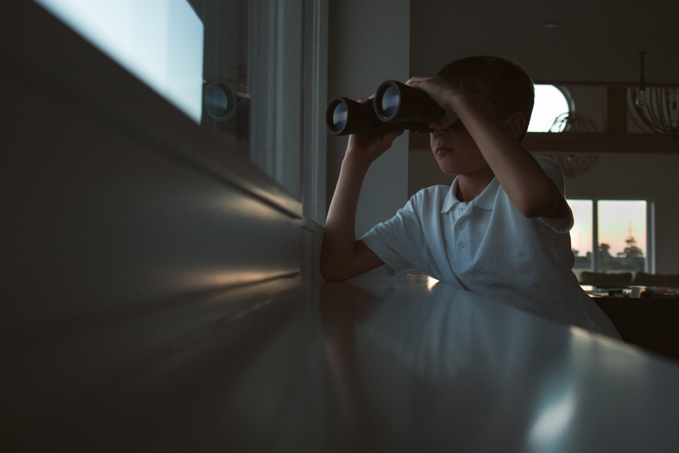 boy with binocuars - Documentary Family Photography