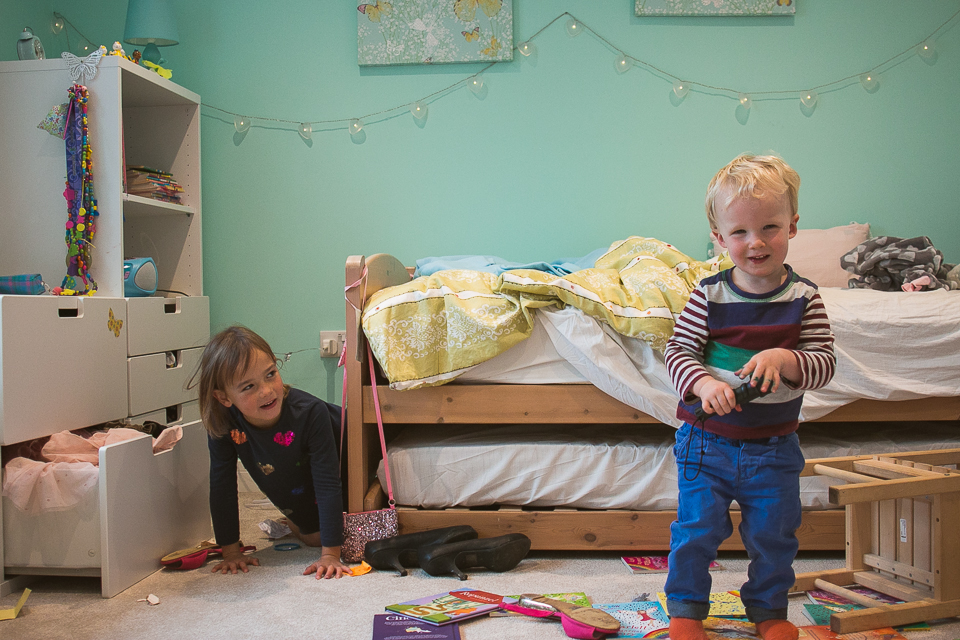 kids play in bedroom - Documentary Family Photography