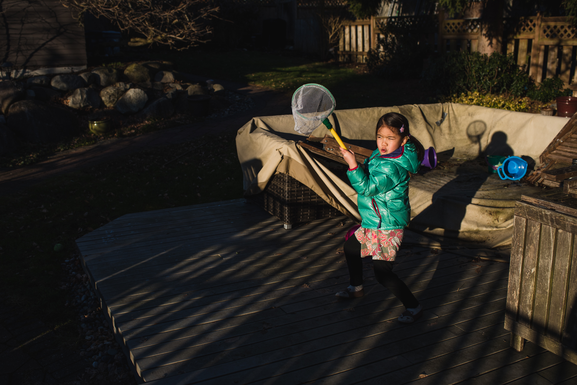 girl with butterfly net - Documentary Family Photography