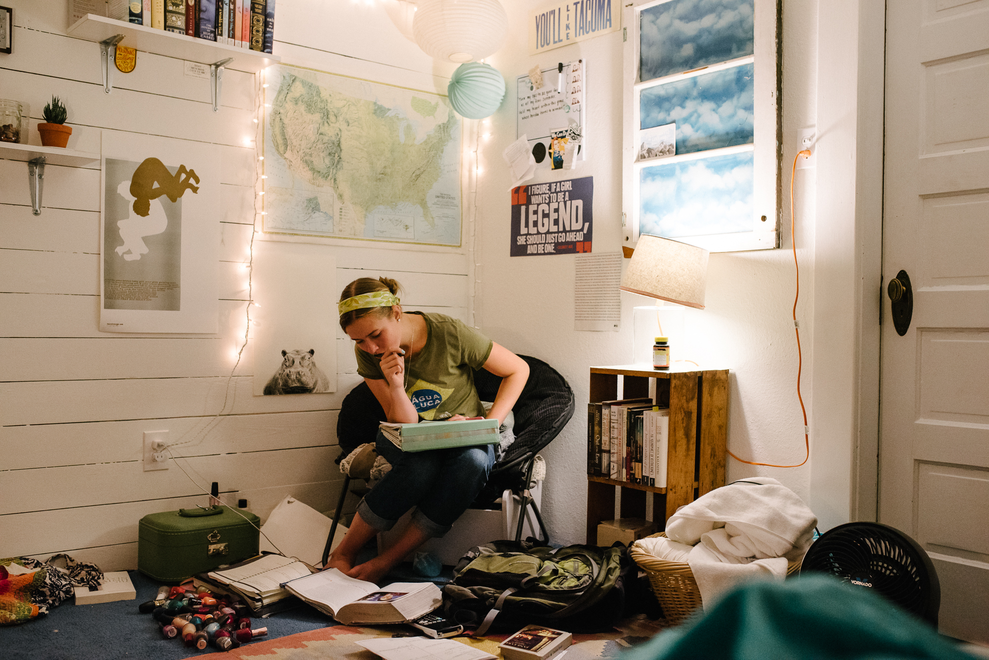 girl doing homework in room - Documentary family photography