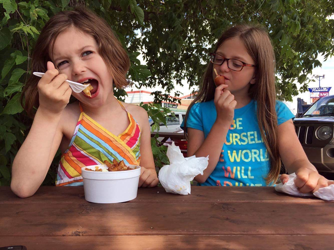 girls eating ice cream - Documentary Family Photography