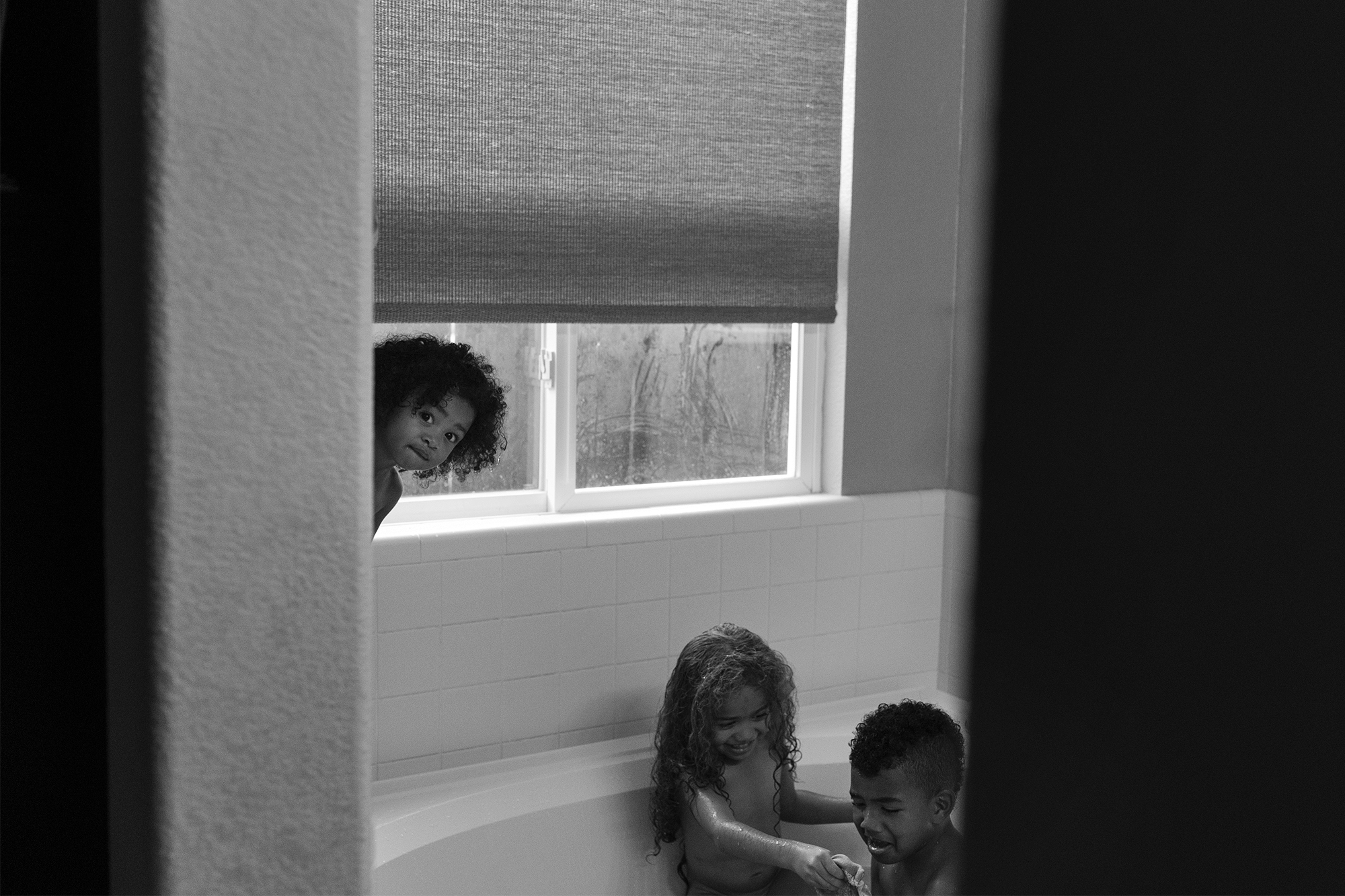 kids in tub - Documentary Family Photography