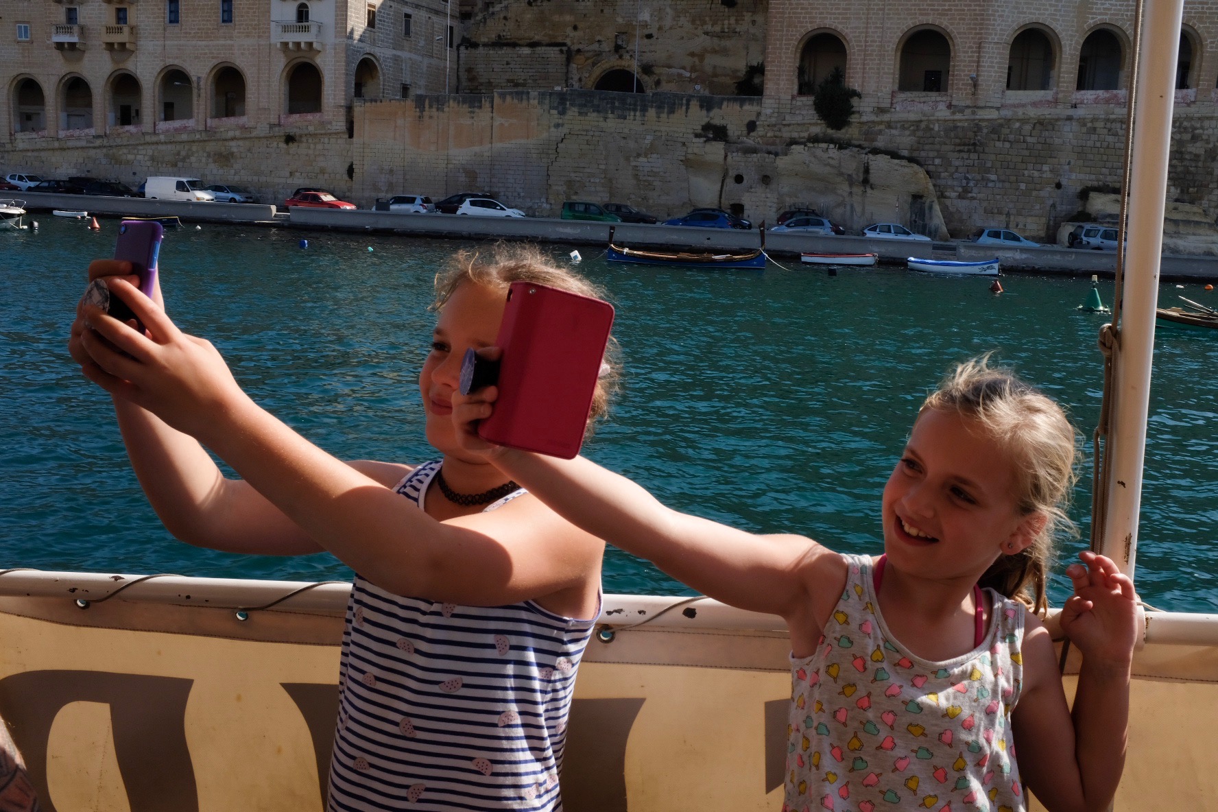 girls take selfies on vacation -Documentary Family Photography