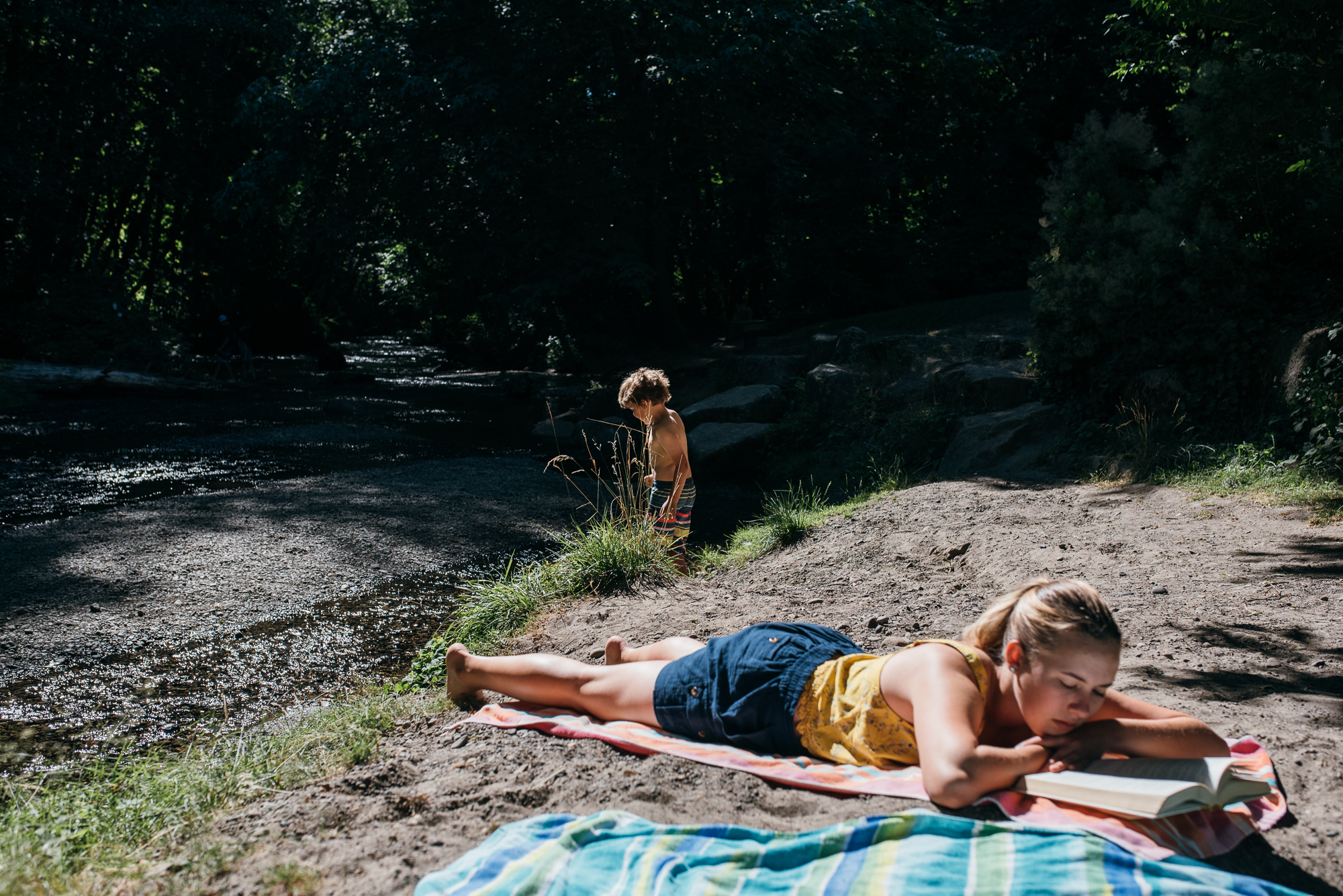 Kids at beach - documentary family photography