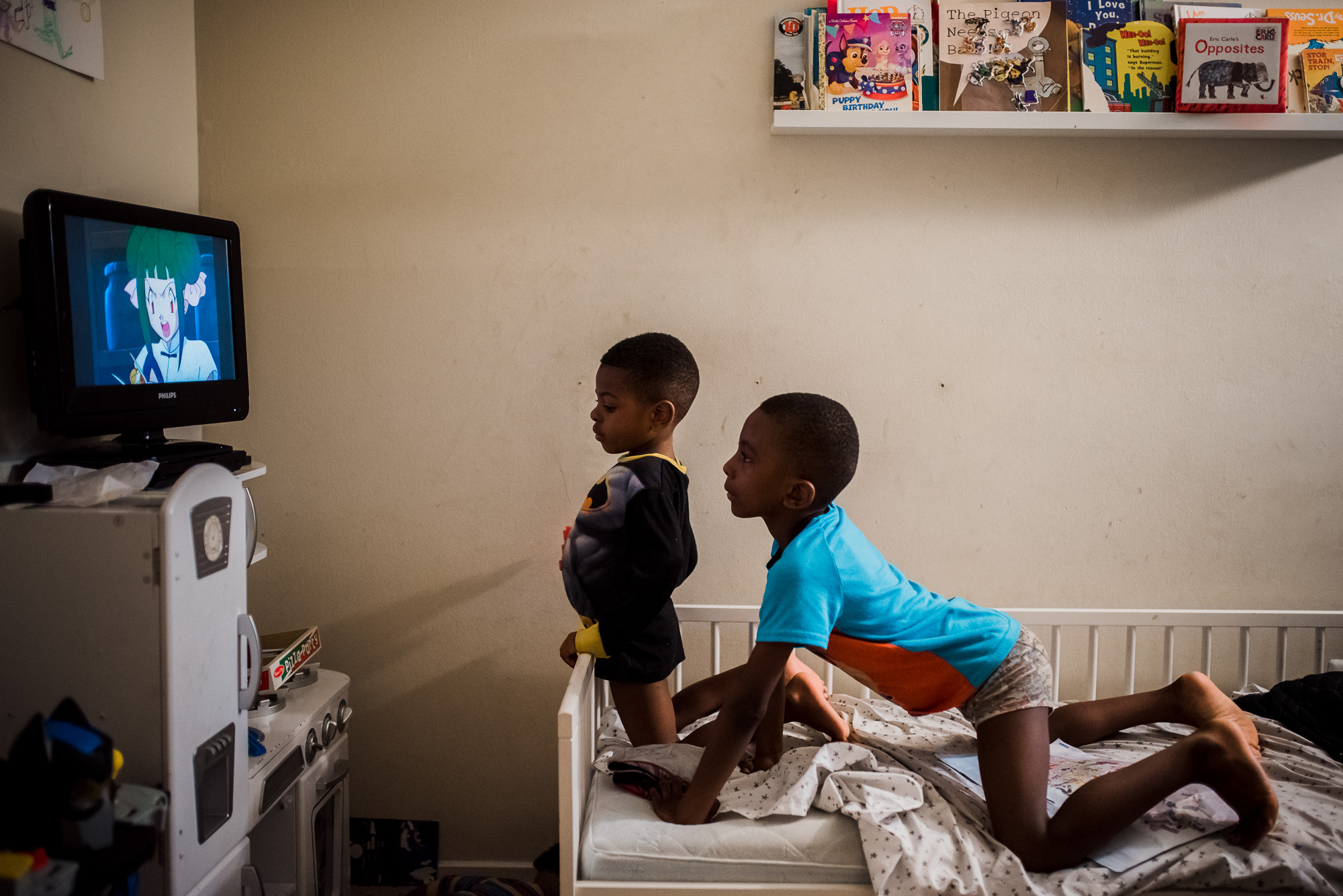 boys watch television - Documentary Family Photography