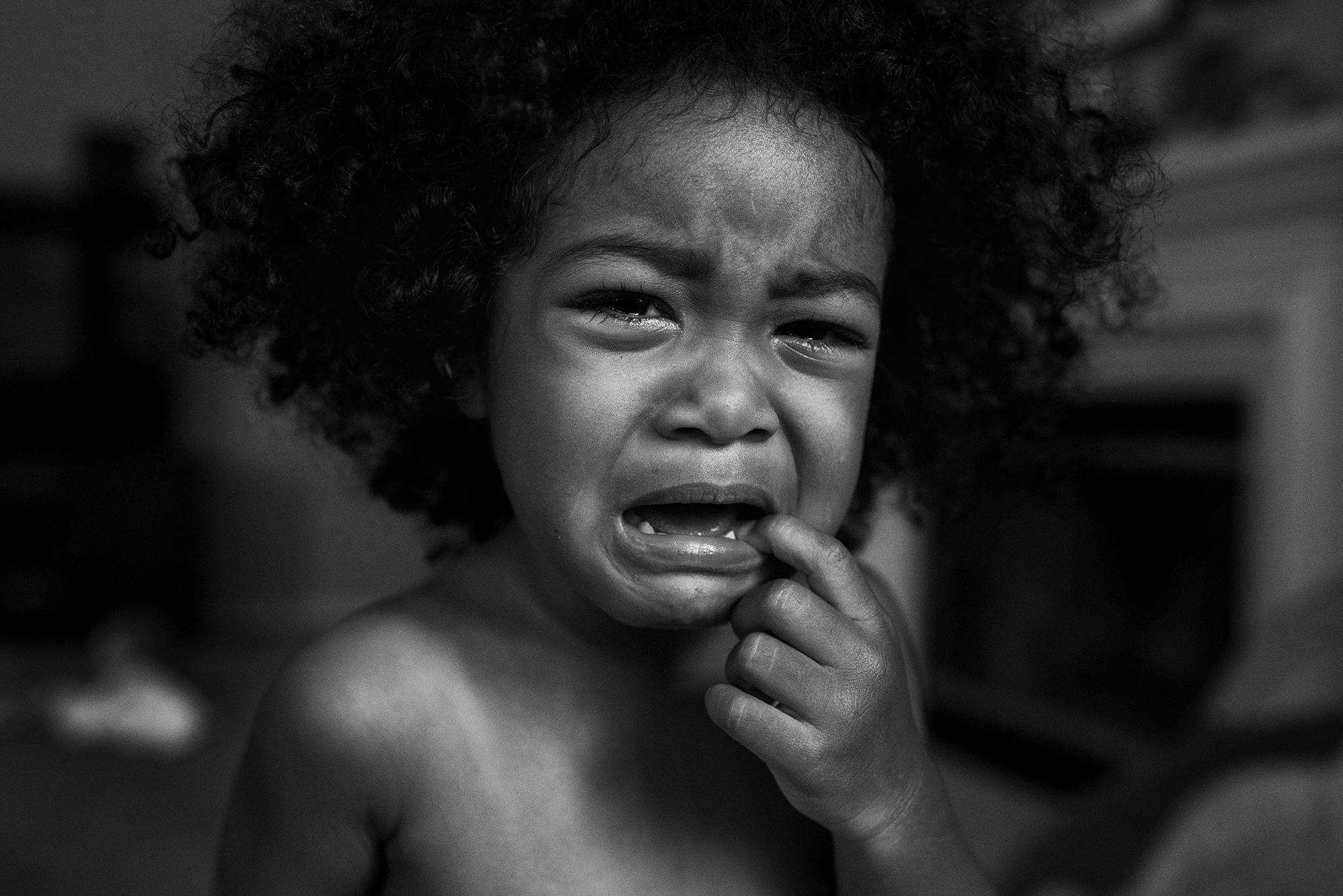 girl crying - Documentary Family Photography