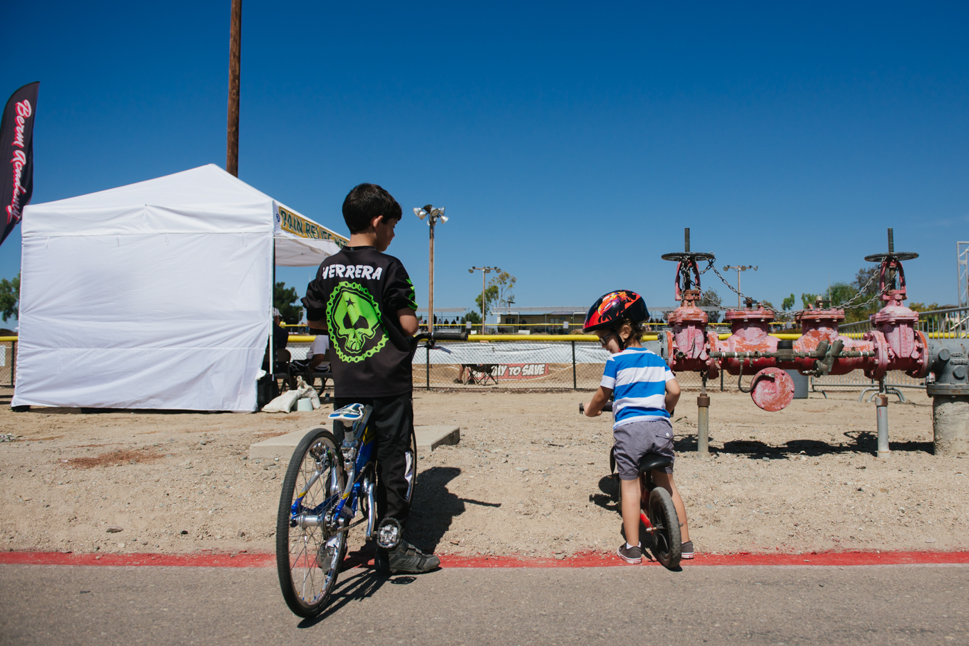 kids with bikes on beach - Documentary Family Photography