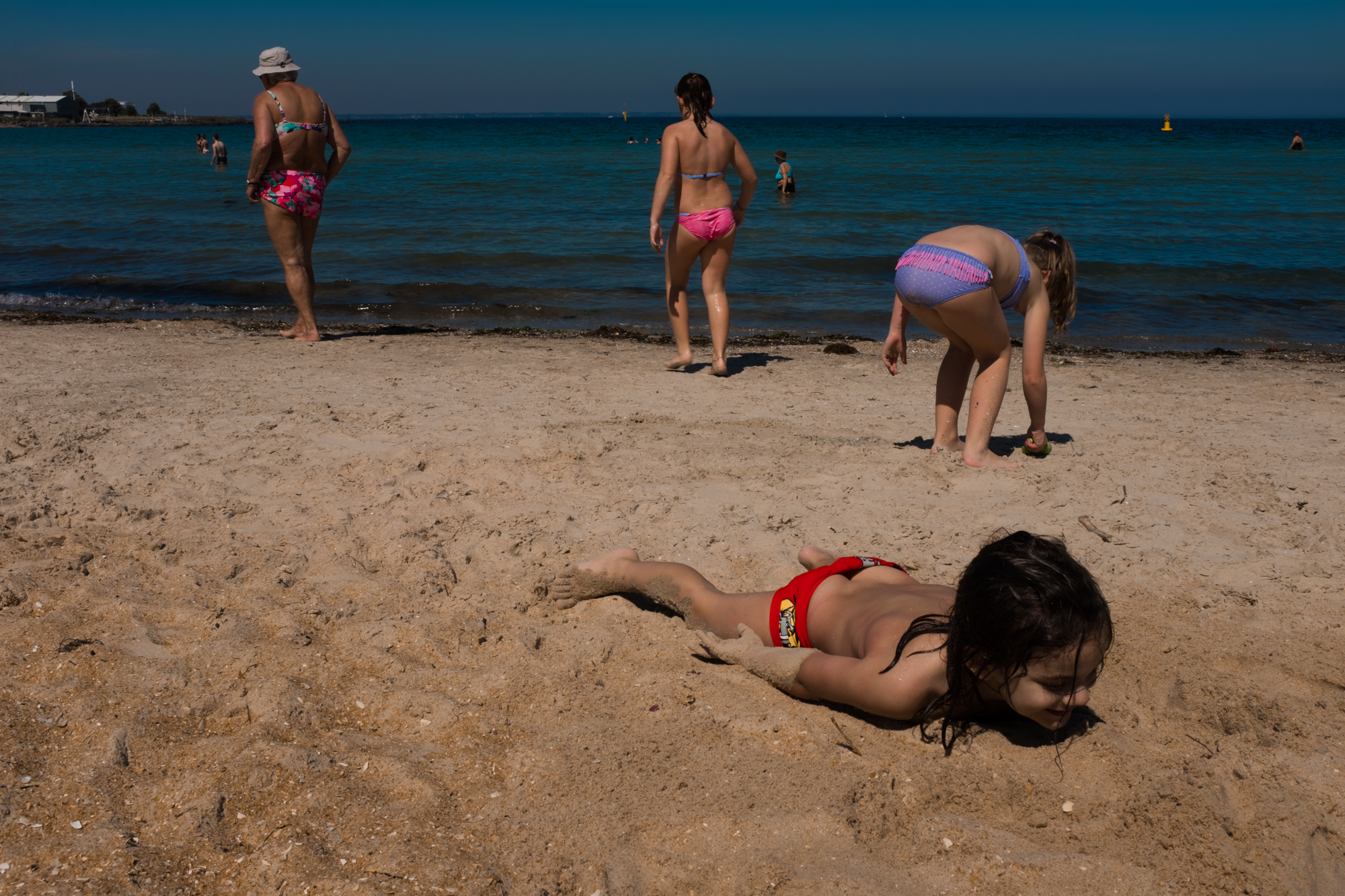 Kids at beach - documentary family photography