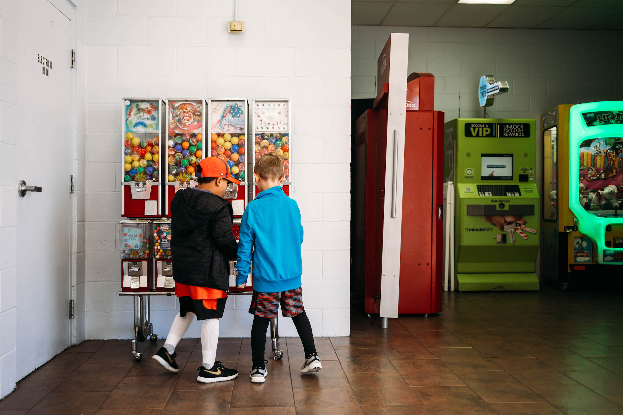 boys at vending machine - Documentary Family Photography