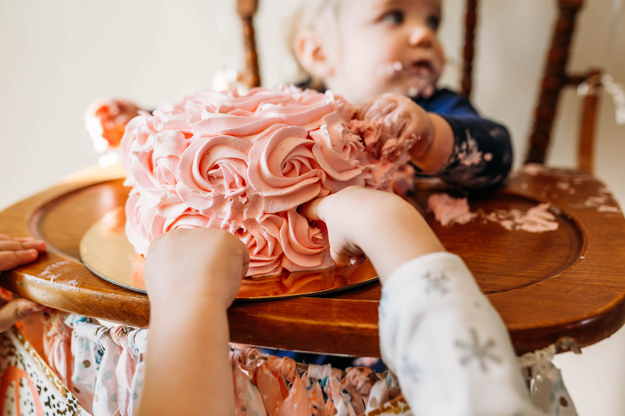 Kids with hands in cake - Documentary Family Photography