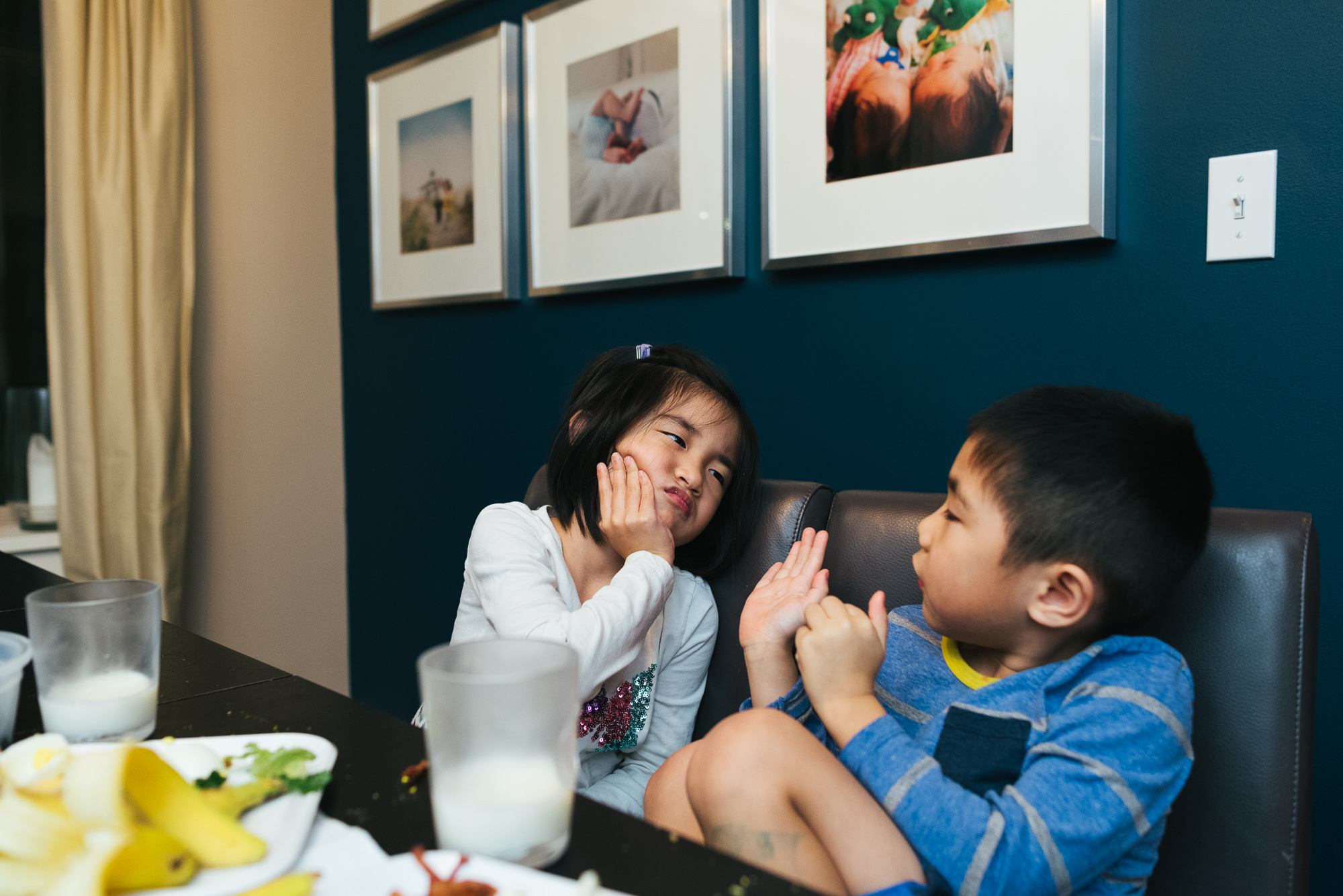 kids at dinner table - Documentary Family Photography