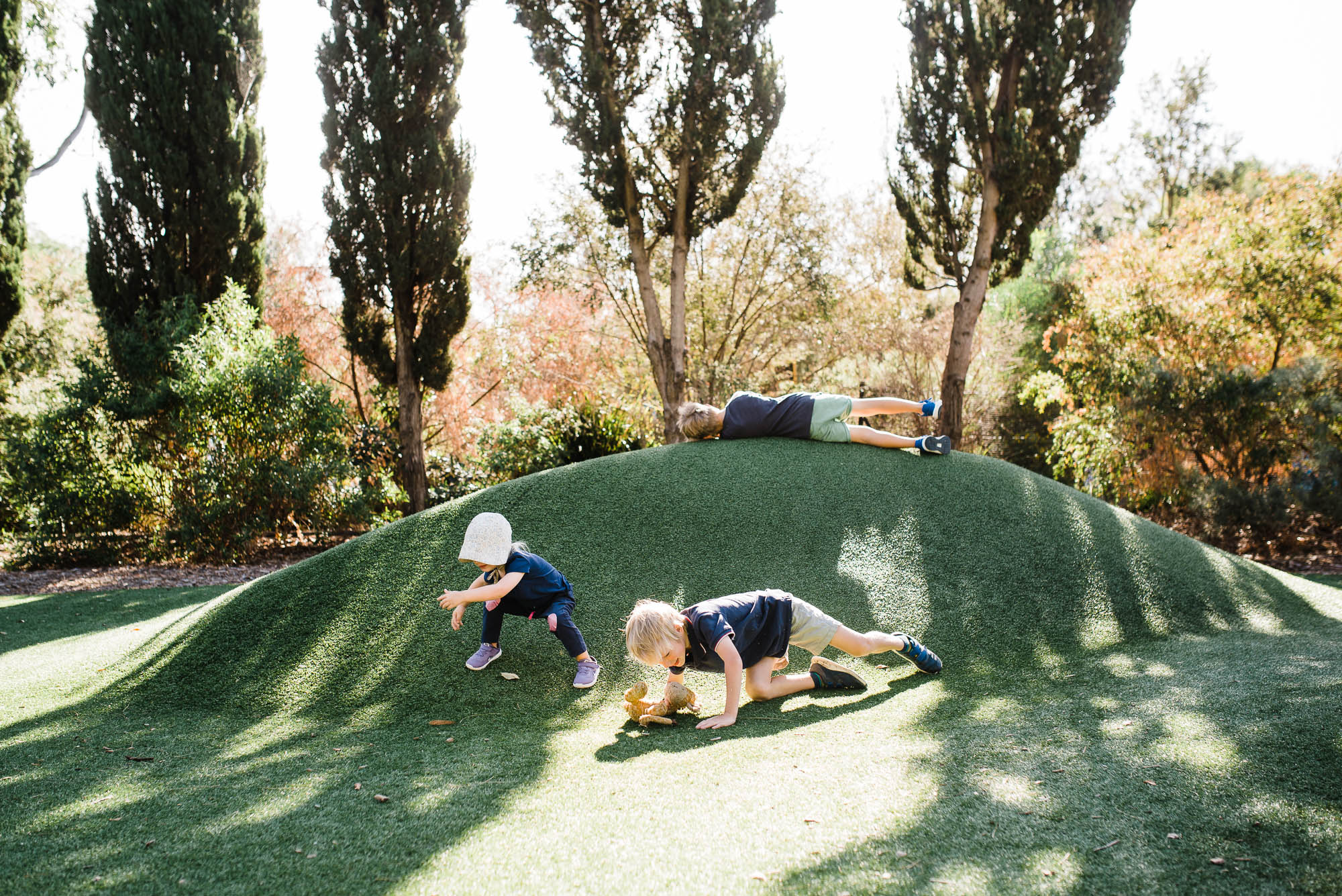 kids play on lawn - documentary family photography