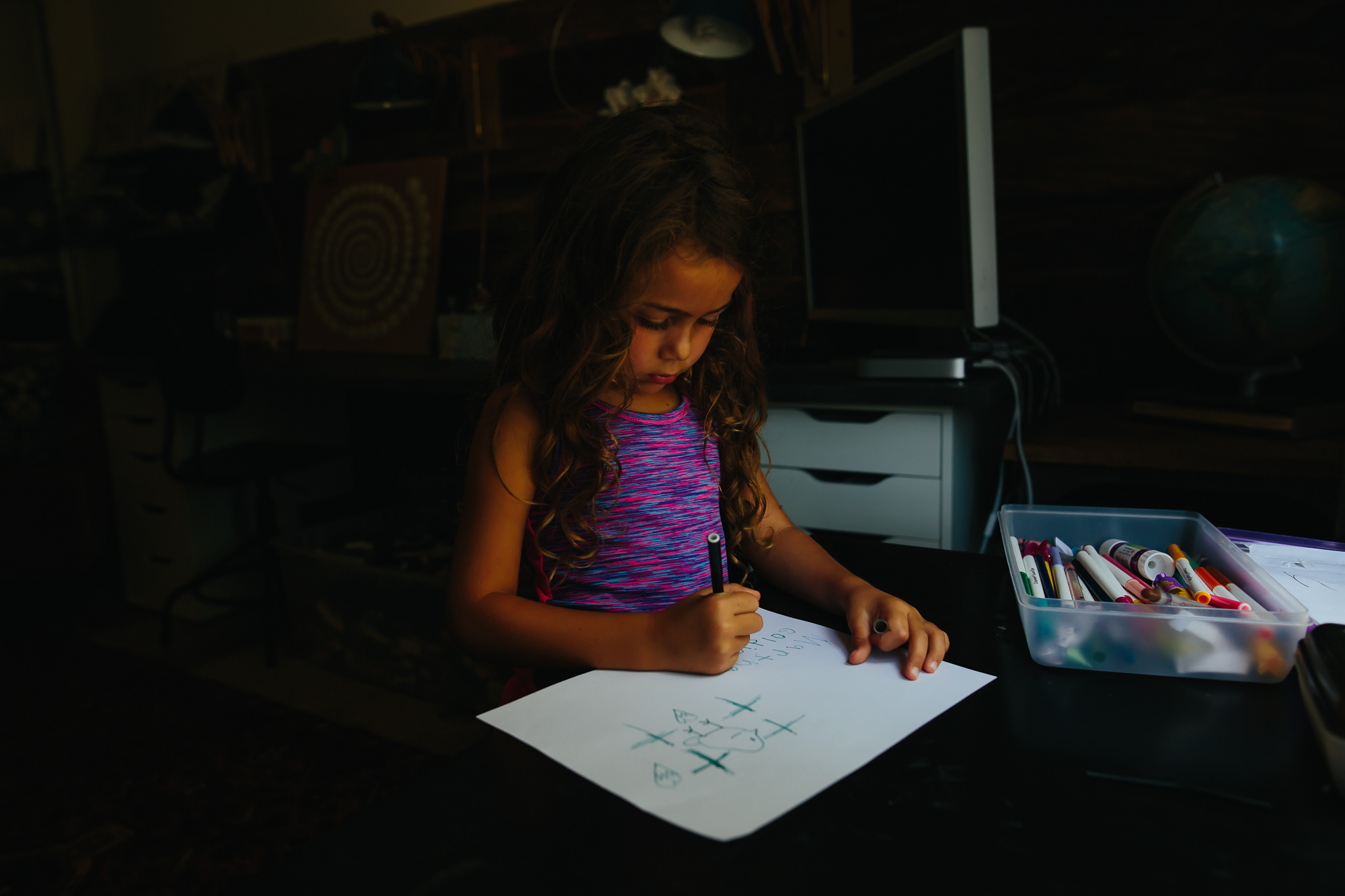 girl coloring - Documentary Family Photography