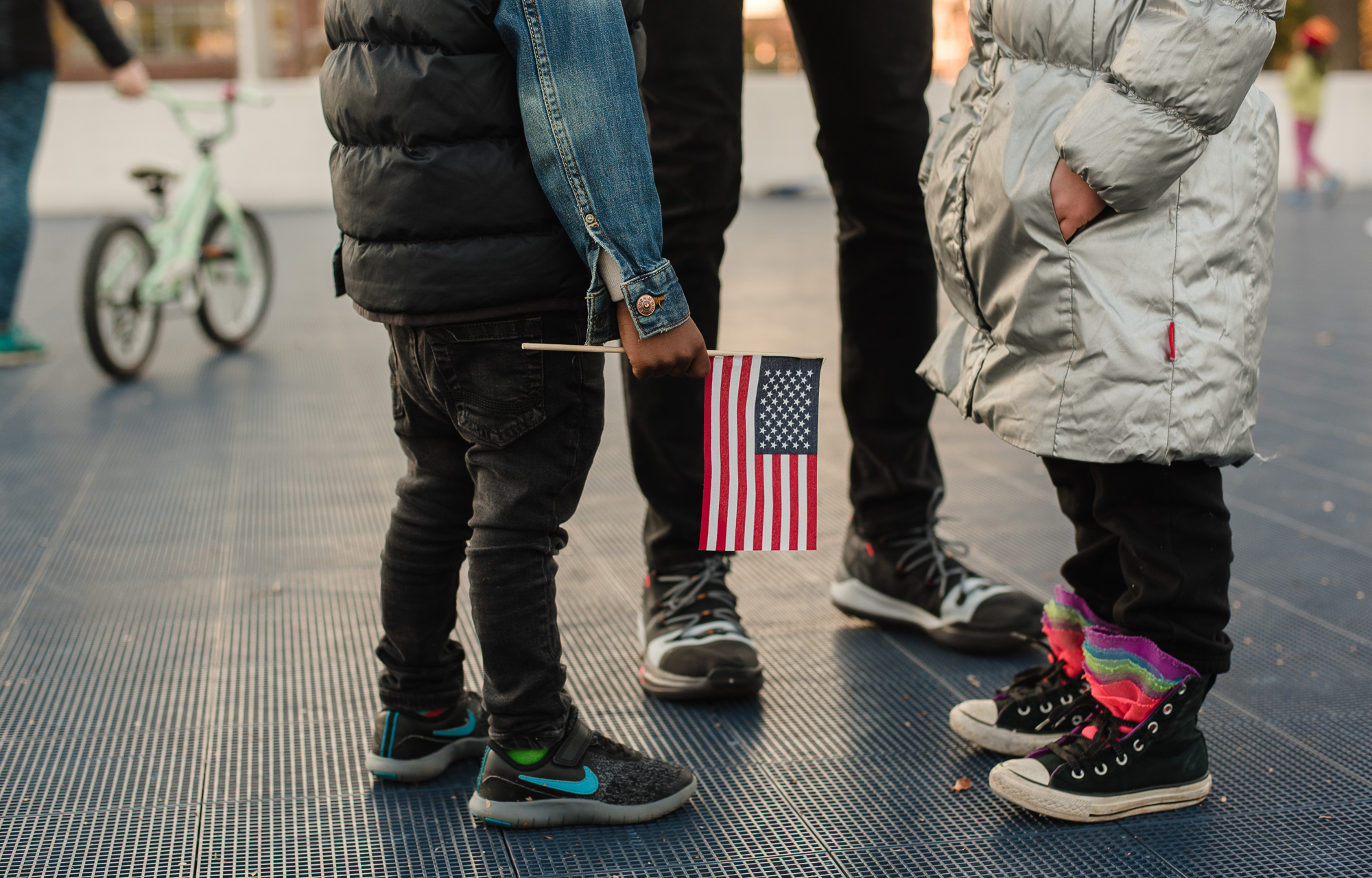 kids with American Flag - documentary family photography