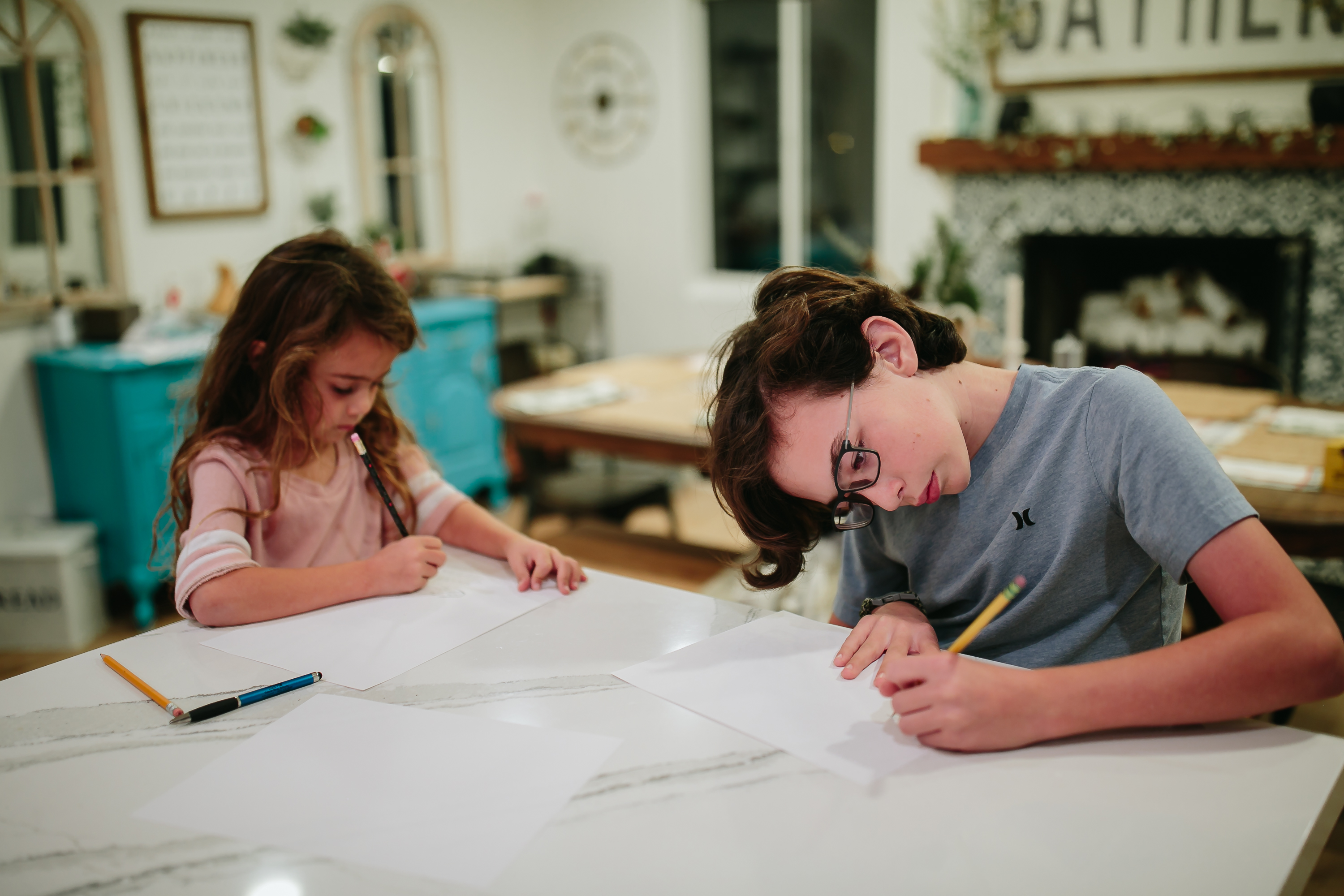 kids doing homework - documentary family photography