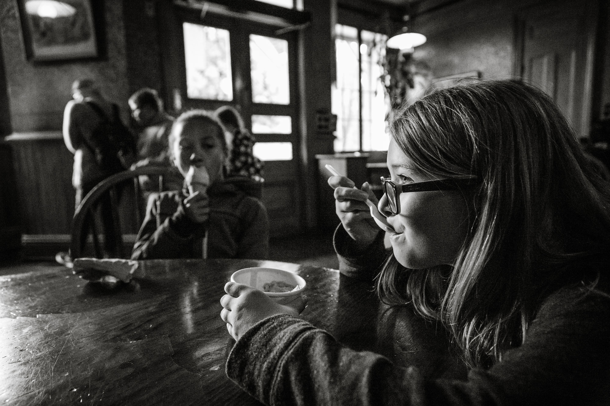 girl eating ice cream - documentary family photography