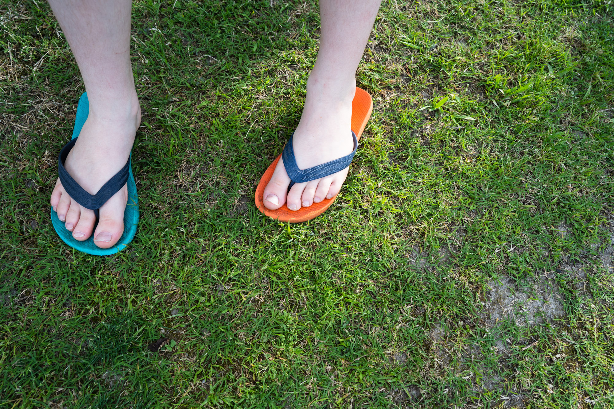 mismatched flip flops - documentary family photography